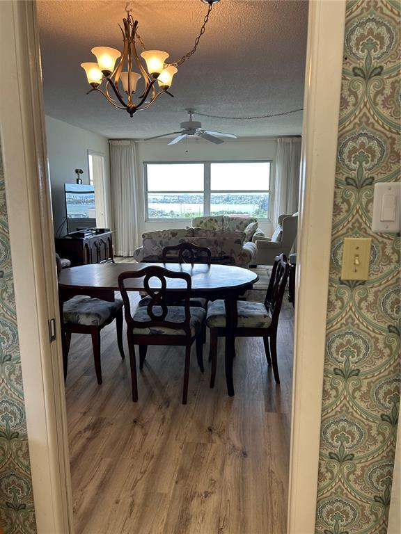 Building Photo - 4775 Cove Cir