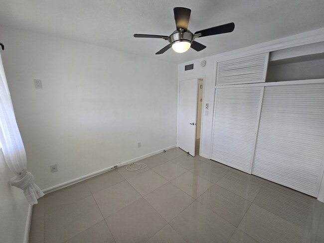 Building Photo - 2-Bed, 2-Bath Miami Condo in HOA Community – Pool, Laundry On-Site