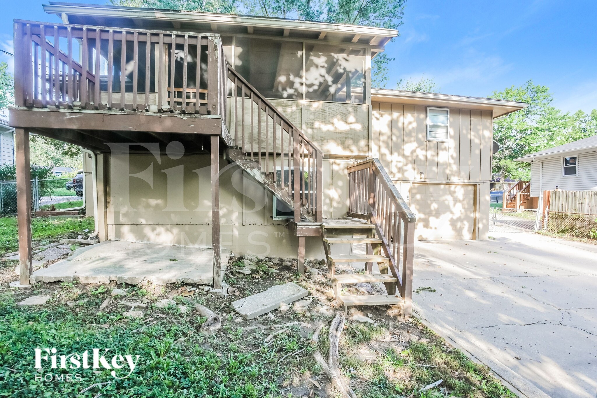 Building Photo - 706 N Redwood Dr