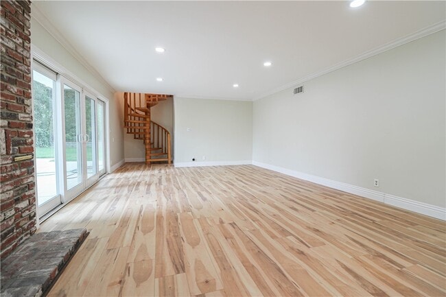 Building Photo - 16608 Park Ln Cir