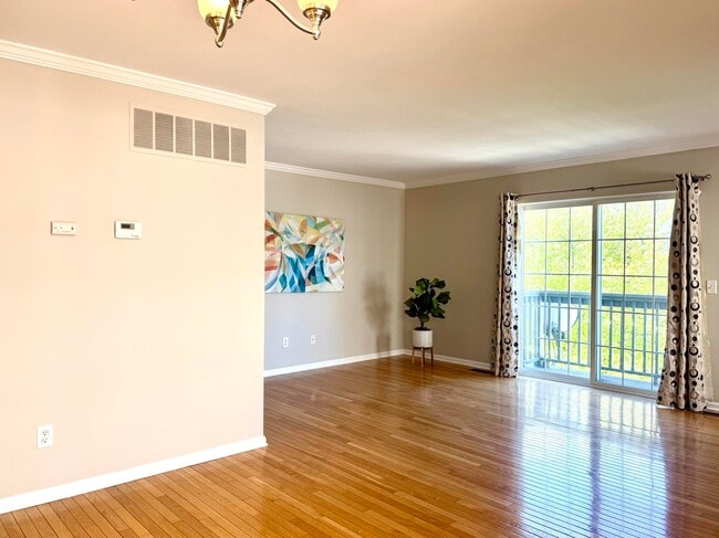 Building Photo - 3083 Promenade Cir