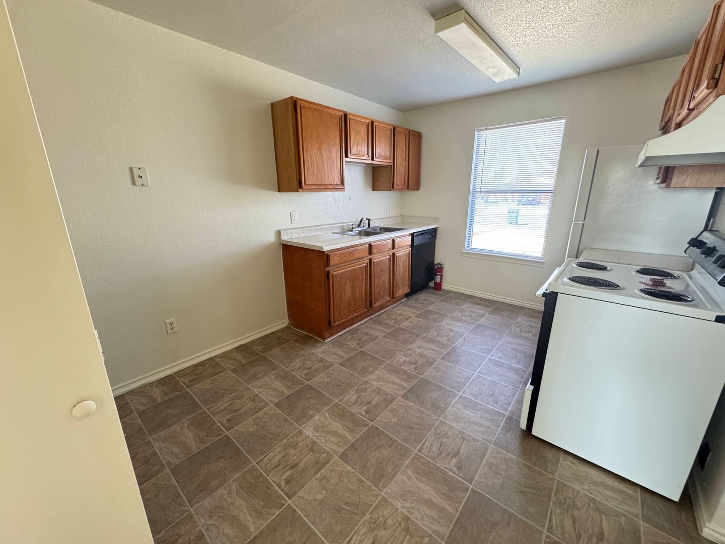 Building Photo - 1904 Windward Dr