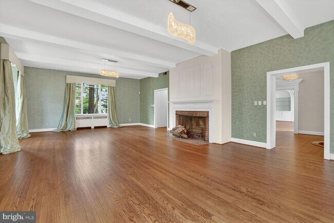 Building Photo - 5553 Little Falls Rd