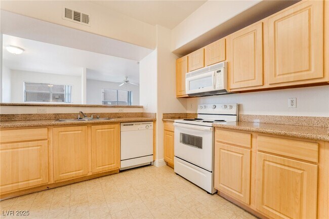 Building Photo - 8000 W Badura Ave