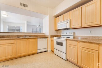 Building Photo - 8000 W Badura Ave