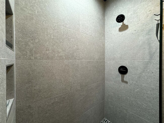 Building Photo - 1208 32nd St