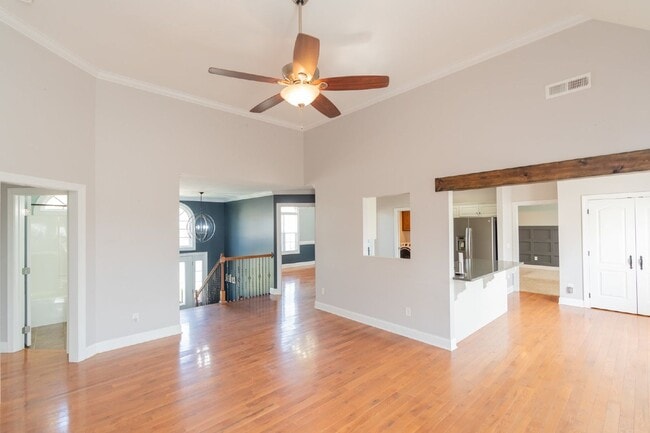 Building Photo - READY NOW!   Harrison Home with Finished Basement & Scenic Views