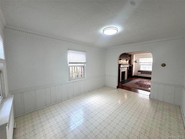 Building Photo - 84 Surrey Ln