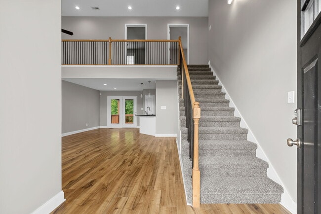 Building Photo - 1725 Rains Rd