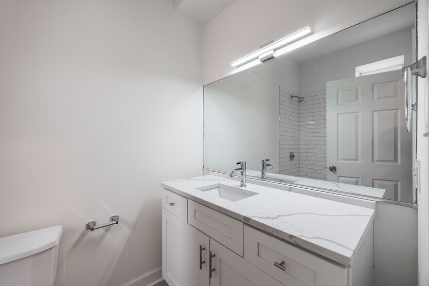 Building Photo - 2112 N Campbell Ave