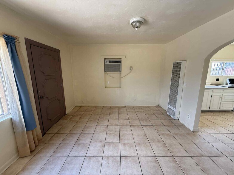 Building Photo - 5709 E 26th St