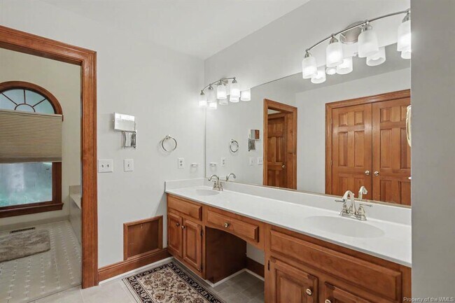 Building Photo - 3691 Bridgewater Dr