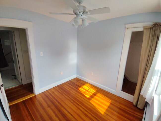 Building Photo - 162 Elmwood Ave