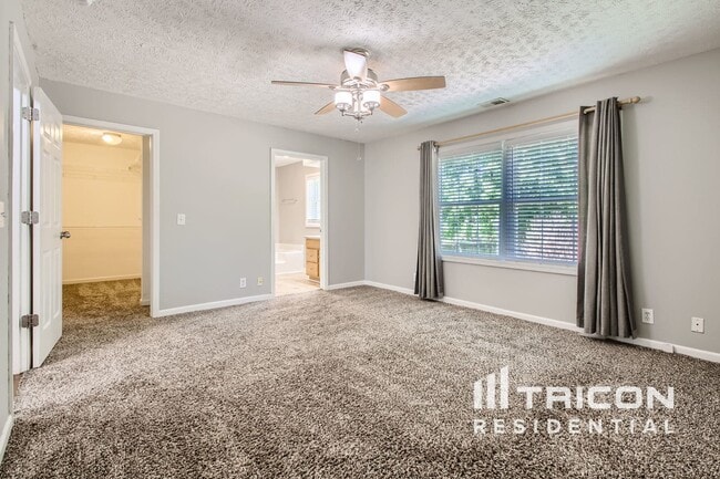Building Photo - 325 Forrest Dr