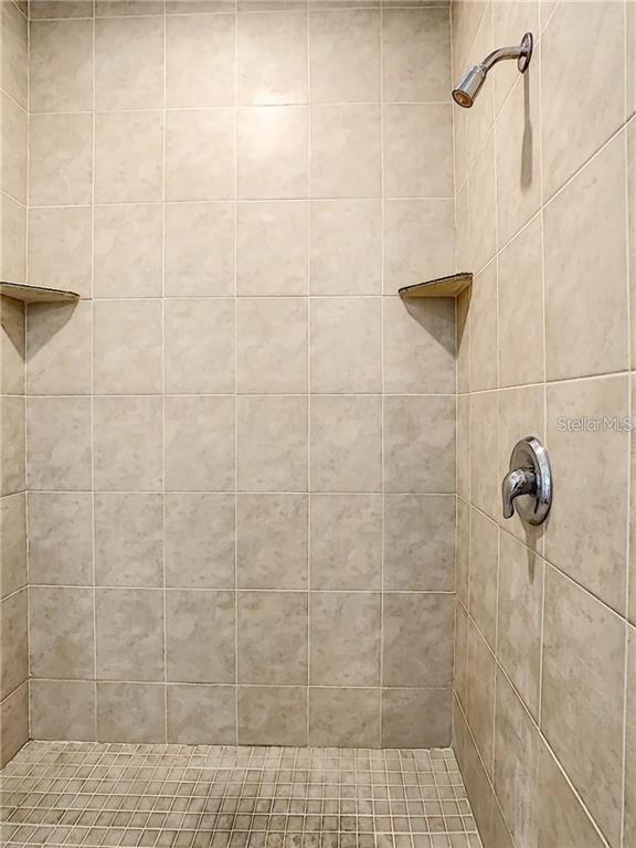 Building Photo - 631 Tahiti Ct