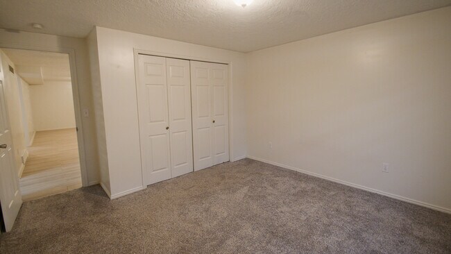 Building Photo - 2455 S Bluff Rd