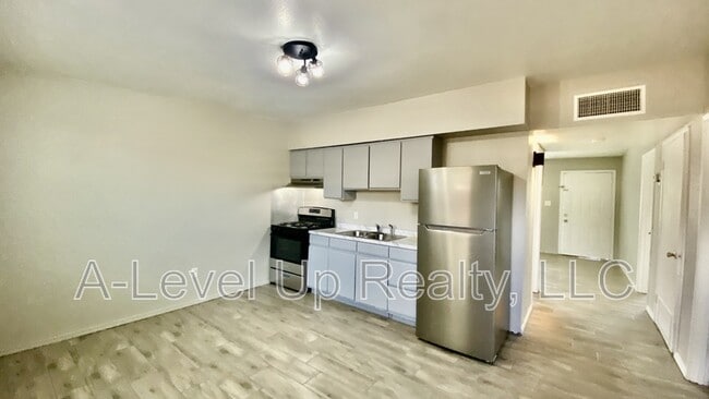 Building Photo - 5745 S Southland Blvd