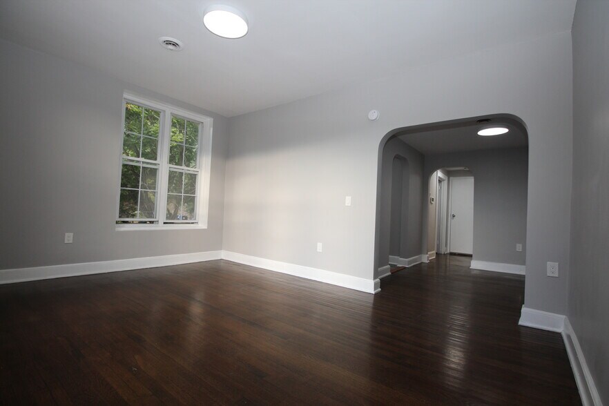 Building Photo - 17 Boswell Ave