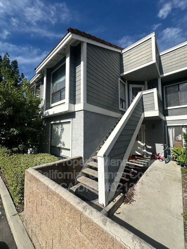 Primary Photo - 23 Hollyhock Ln