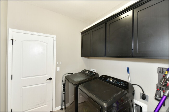 Building Photo - 13187 Borwick Rd