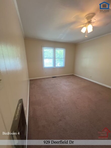 Building Photo - 929 Deerfield Dr