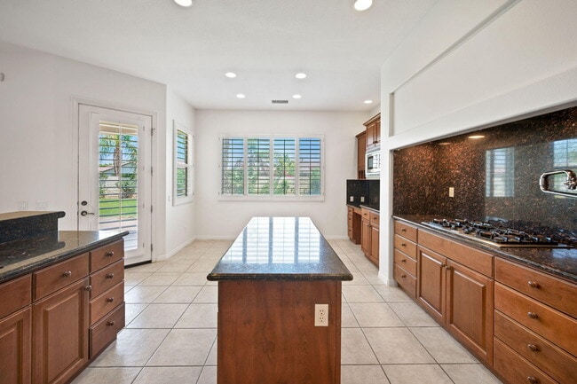 Building Photo - 124 Tesori Dr
