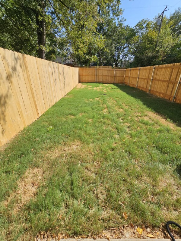 Building Photo - 220 W Bond St