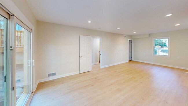 Building Photo - 2844 Goneaway Rd