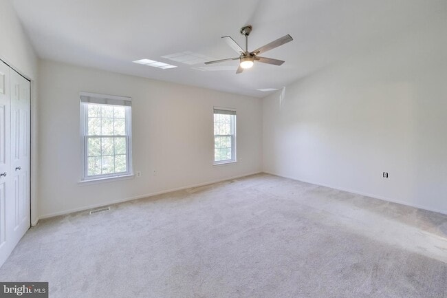 Building Photo - 4 Earth Star Ct