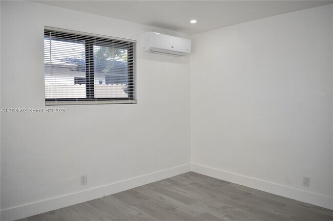 Building Photo - 900 NW 8th Ave