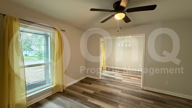 Building Photo - 306 Wildbriar Dr