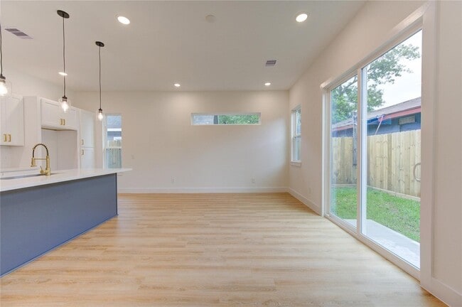 Building Photo - 4029 Knoxville St