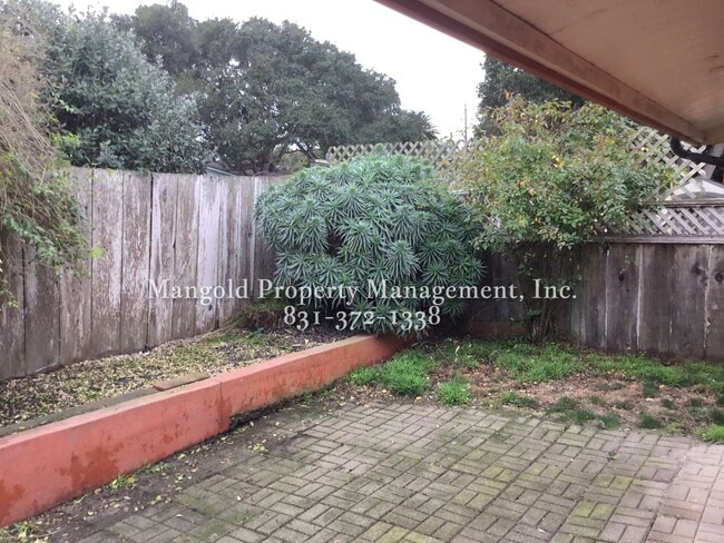 Building Photo - Charming 3-Bed, 1.5-Bath Home with Back Ya...