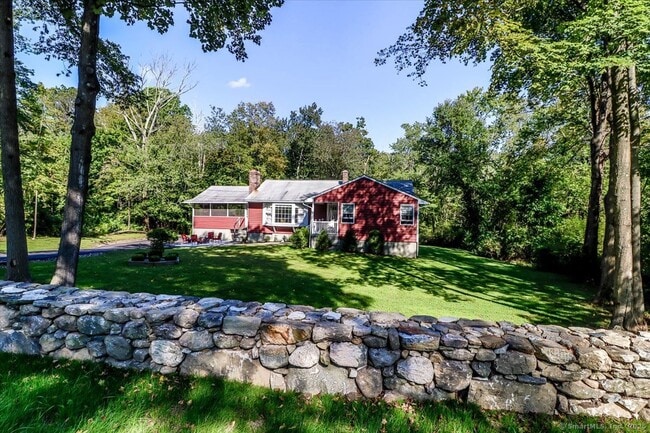 Building Photo - 46 White Birch Rd