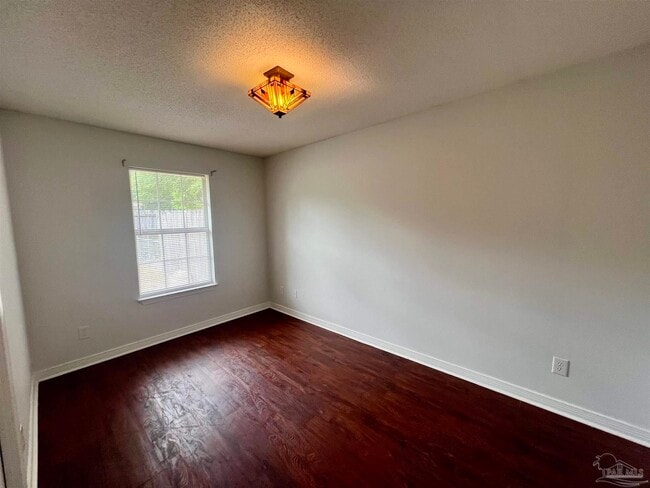 Building Photo - 6204 Silver Oak Dr