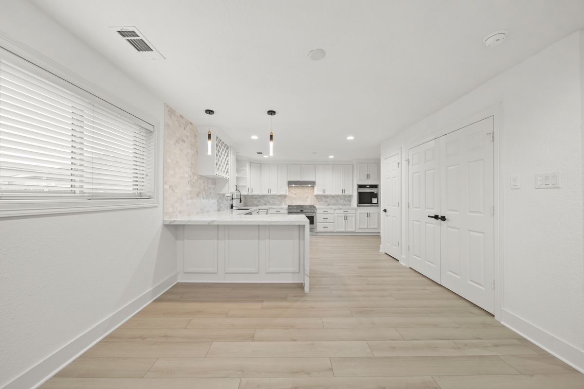 Building Photo - 6010 Rutherglenn Dr