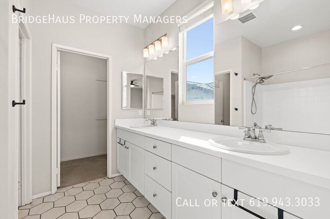 Building Photo - 1709 Signature Pl