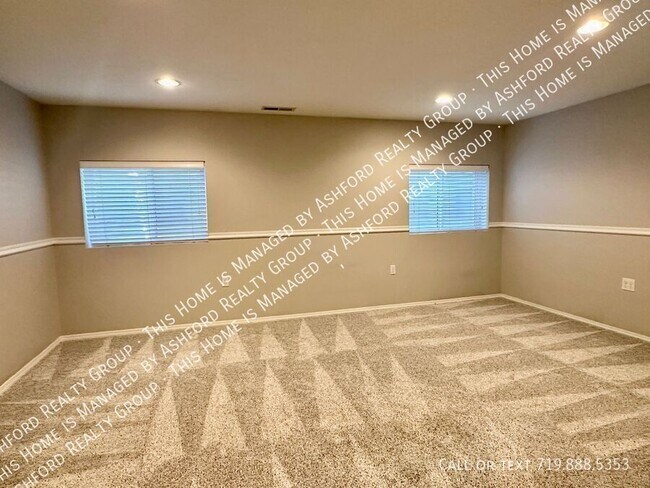 Building Photo - 8316 Cooper River Dr