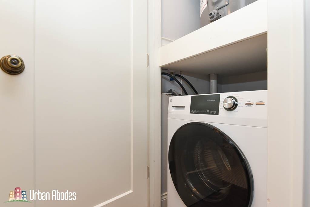 Building Photo - 645 W Wrightwood Ave