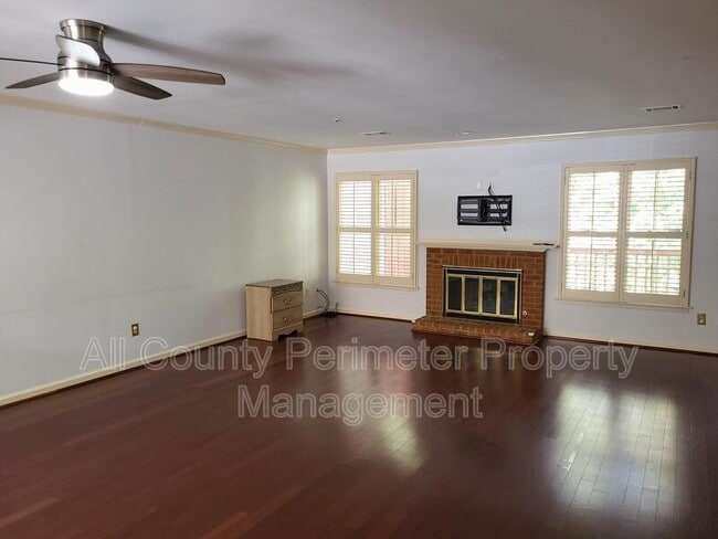 Building Photo - 501 Salem Woods Dr SE