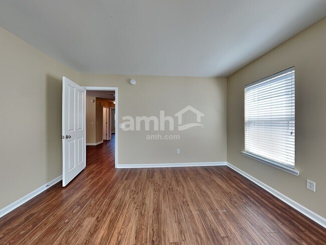 Building Photo - 100 Summer Hill Court