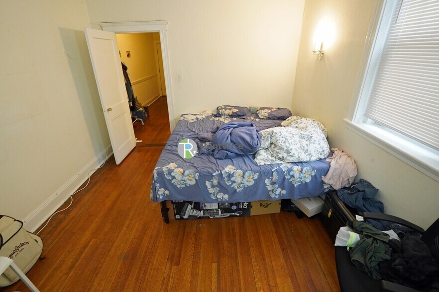 Building Photo - 1848 Commonwealth Ave