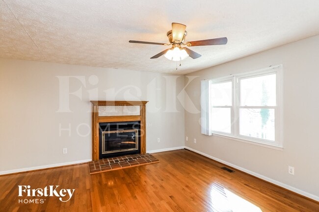 Building Photo - 2333 Donnie Lee Dr