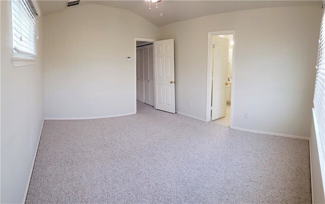 Building Photo - 1900 Scofield Ridge Pkwy