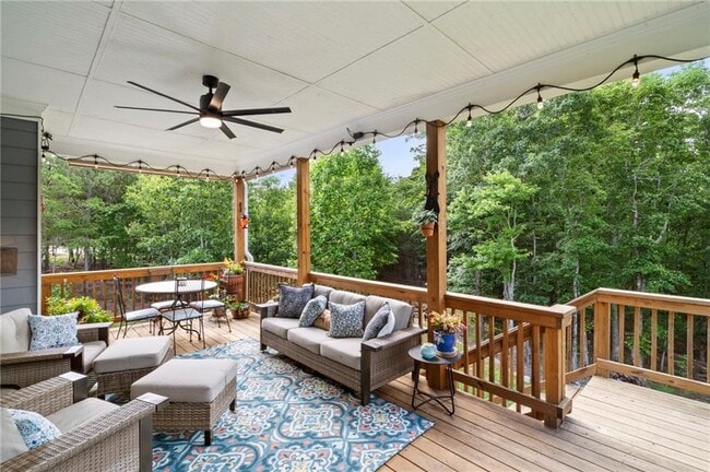 Building Photo - 175 STONELEDGE TRCE N