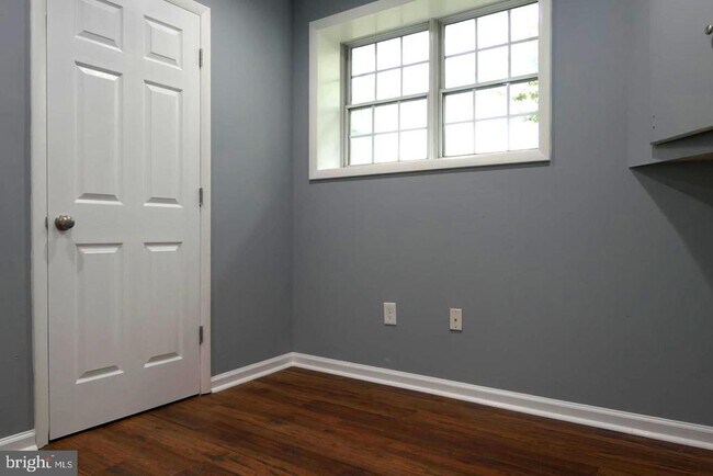 Building Photo - 15 Cherry Manor Ct