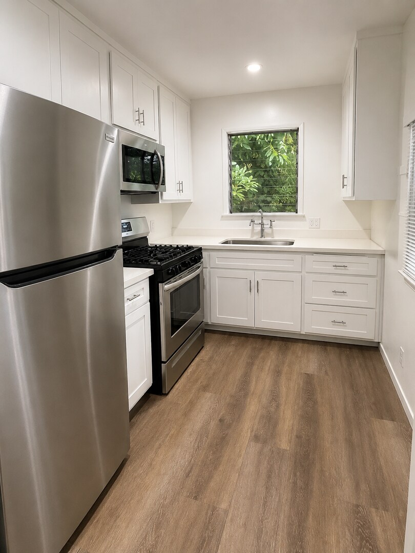 Interior Photo - 11923-27 Venice Blvd