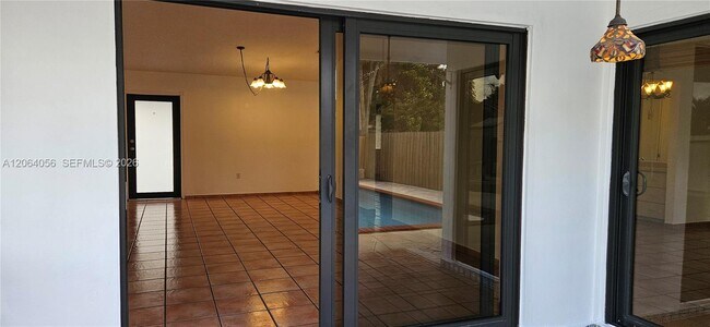 Building Photo - 14765 Kendale Lakes Blvd