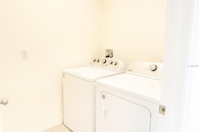 Building Photo - 2655 Angel Fls Dr