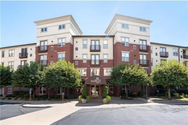 Building Photo - 1000 Providence Pl